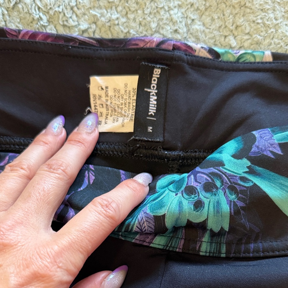 BLACKMILK Floral hummingbird pocket Leggings and matching sports bra size M - Picture 2 of 5